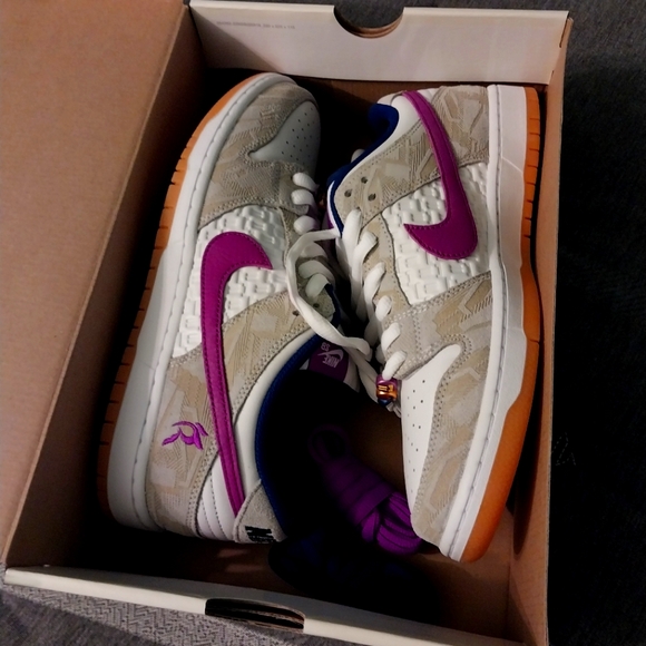 Nike SB Dunk Low Rayssa Leal - Picture 1 of 6